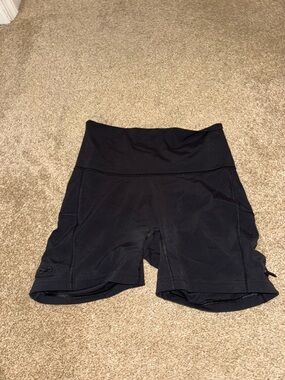 LEGACY LOGO TIGHT SHORTS medium